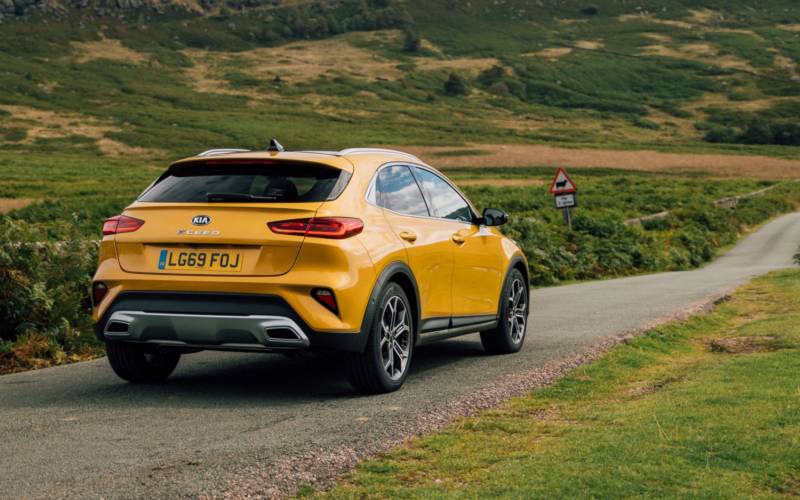 Comparison - Kia XCeed 3 2020 - vs - Hyundai Kona 2021 | SUV Drive